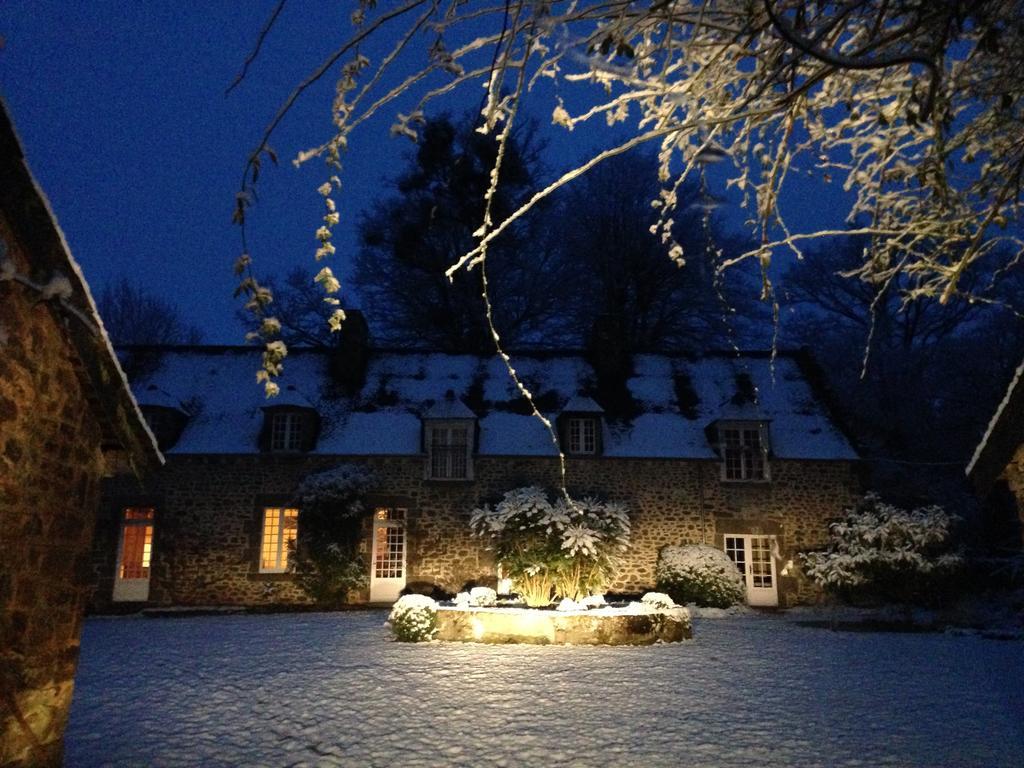La Grande Sauvagere Bed & Breakfast Saint-Pierre-de-Plesguen Exterior photo